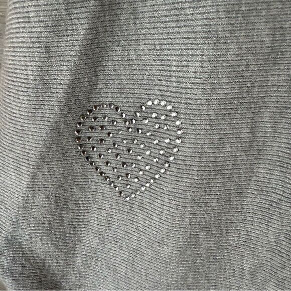 Milano Gray Heart Pattern Sweater - Picture 4 of 5